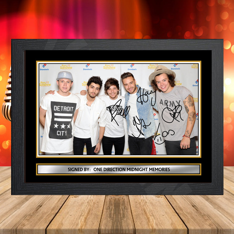 One Direction Midnight Memories 1 – Printed Signature Music-Landscape Star Print – One Direction Midnight Memories 1
