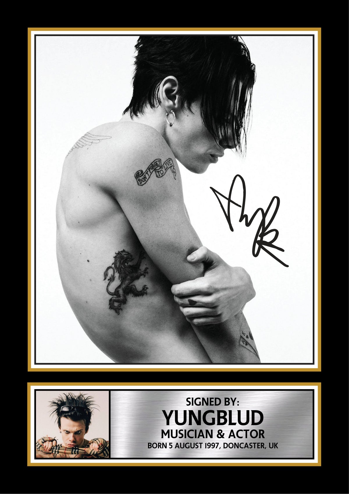 YUNGBLUD Printed Signature Poster Print – Black & White Alternative Rock Wall Art – Style Music Collectors Poster – YUNGBLUD Printed Signature Poster Print