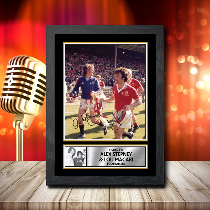 Alex Stepney Lou Macari – Printed Signature Music Star Print – Alex Stepney Lou Macari