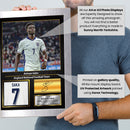 Bukayo Saka England Signed Poster Print – England National Football Team Wall Art – Bukayo Saka Signature Style Football Poster – Soccer Fan Gift Decor