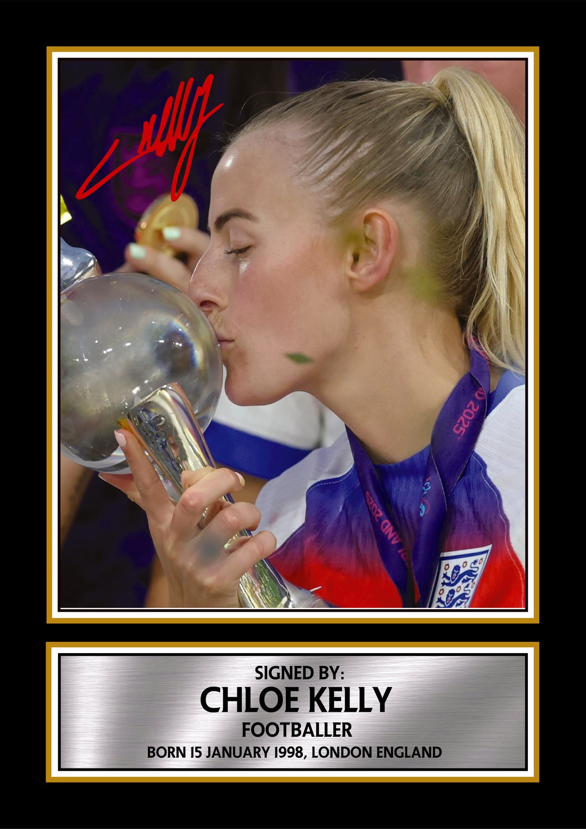 Chloe Kelly Printed Signature Poster Print – England Women’s Football Trophy Celebration Wall Art – Style Soccer Wall Art – Chloe Kelly Printed Signature Poster Print