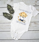 Personalized First World Cup England Baby Grow – Custom Name Lion Football Baby Bodysuit – Come On England Baby Romper – England Football Supporter Outfit – World Cup Baby Gift for Boys & Girls