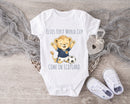 Personalized First World Cup Scotland Baby Grow – Custom Name Scotland Football Baby Bodysuit – Come On Scotland Lion Design – Football Fan Baby Romper – Scotland Supporter Baby Gift