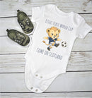 Personalised First World Cup Scotland Baby Grow – Custom Name Scotland Football Baby Bodysuit – Come On Scotland Lion Design – Scottish Football Fan Baby Romper – Newborn Supporter Gift
