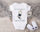 Personalized First World Cup Scotland Baby Grow – Custom Name Scotland Football Baby Bodysuit – Come On Scotland Unicorn Design – Scotland Supporter Baby Romper – Newborn Football Fan Gift