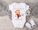 Personalized First World Cup Spain Baby Grow – Custom Name Spain Football Baby Bodysuit – Come On Spain Lion Design – Spanish Soccer Fan Baby Romper – Newborn Football Gift