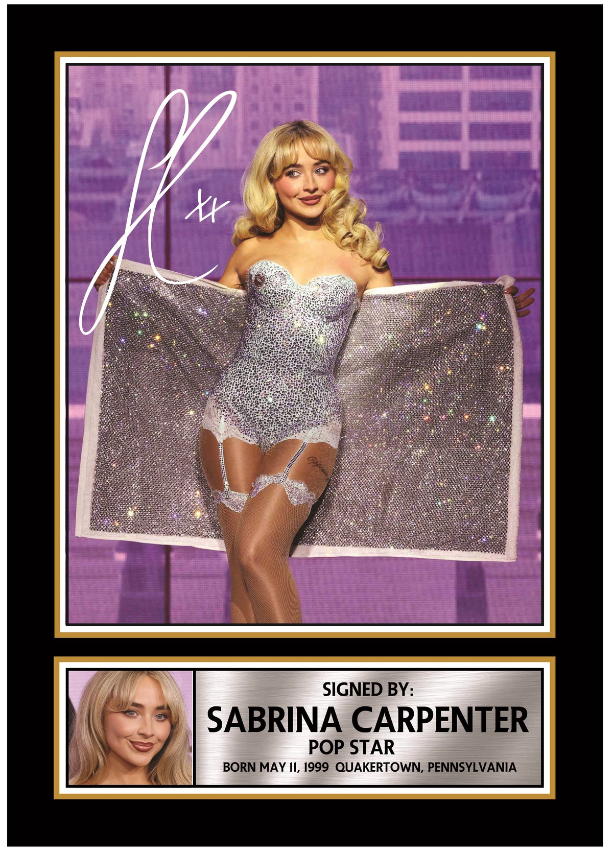 Sabrina Carpenter Printed Signature Poster Print – Pop Star Stage Performance Wall Art – Style Music Wall Art – Sabrina Carpenter Printed Signature Poster Print