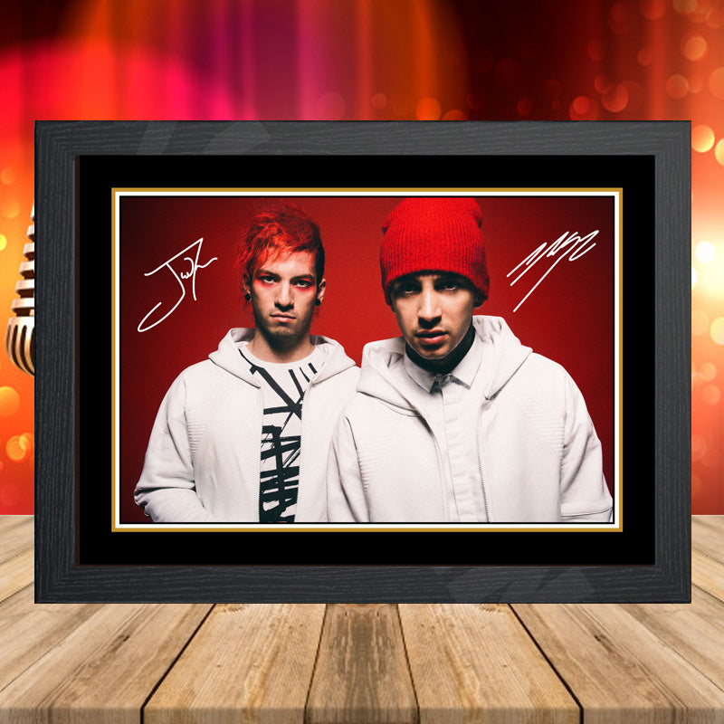 Twenty One Pilots – Printed Signature Music-Landscape Star Print – Twenty One Pilots