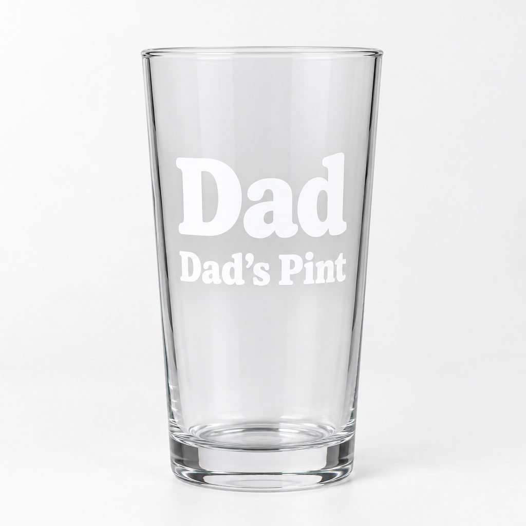 Personalised Pint Glass – Name & Message – Beer Glass Gift for Dad, Birthdays & Pubs – Personalised pint glass with the name Dad on a white background