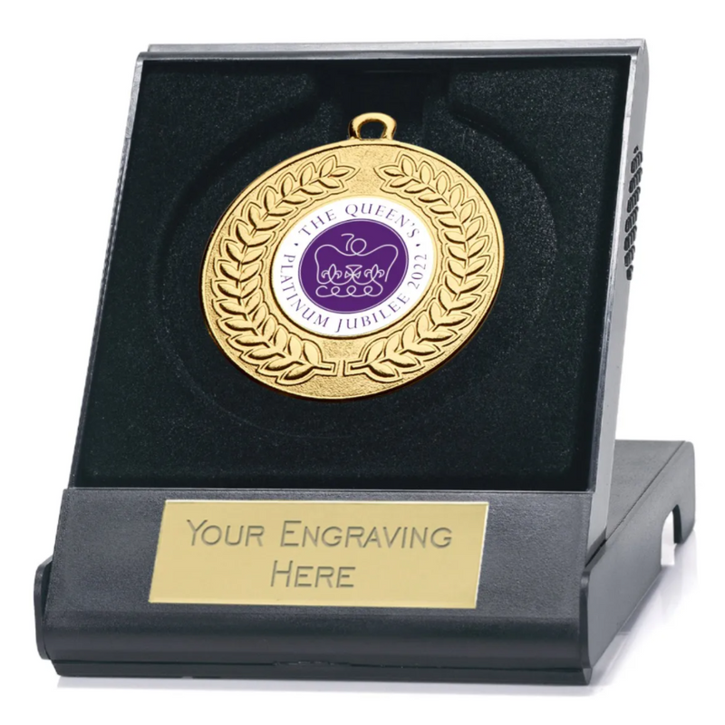 GOLD LAUREL QUEEN'S PLATINUM JUBILEE MEDAL IN A BLACK PRESENTATION CASE 50MM