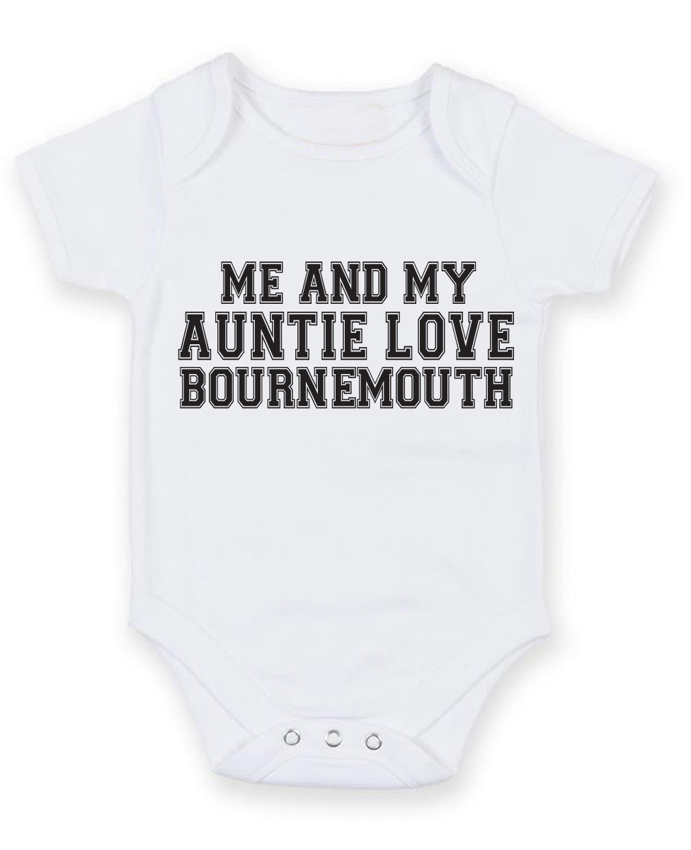 Me And My Auntie Love Bournemouth TEXT STYLE Baby Grow Bodysuit – Me and My Auntie Love Bournemouth Text Style Baby Grow Bodysuit