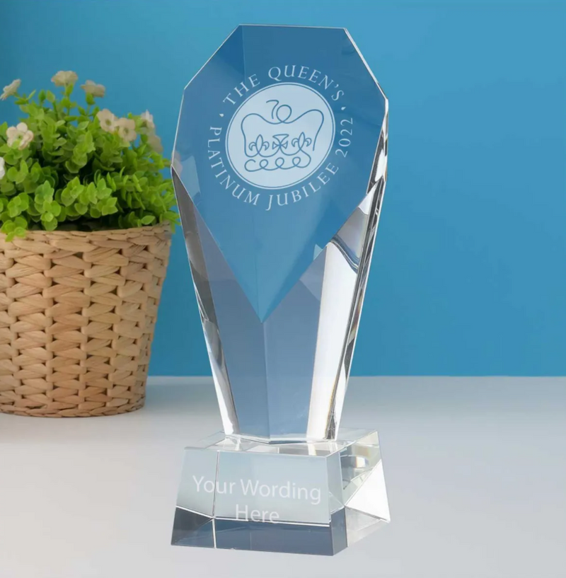 QUEEN'S PLATINUM JUBILEE MOUNTED DIAMOND CUSTOMISED CRYSTAL AWARD ON A PODIUM BASE