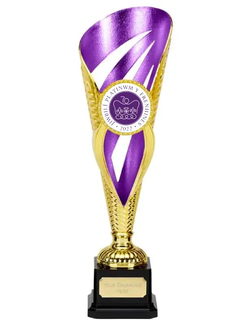 WELSH QUEEN'S PLATINUM JUBILEE GRAND VOYAGER PURPLE & GOLD DETAILED TROPHY CUP 31.5CM (12 1/2")